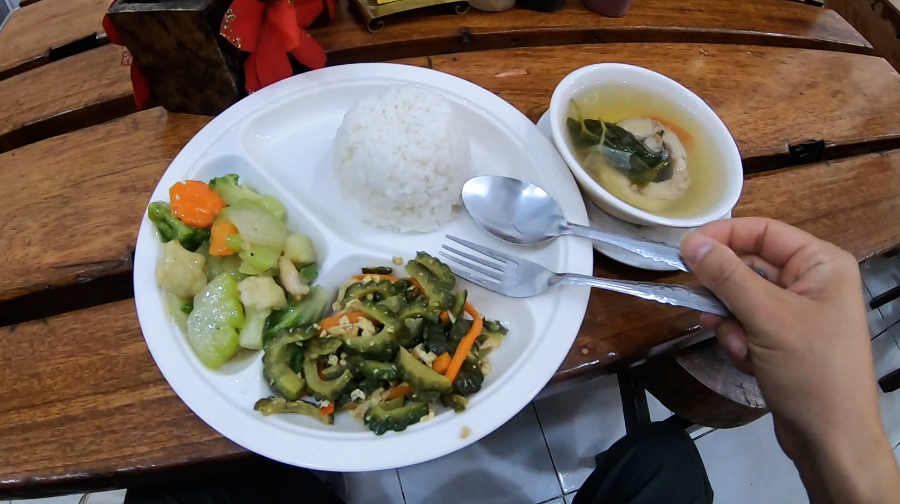 フィリピン食堂カリンデリア