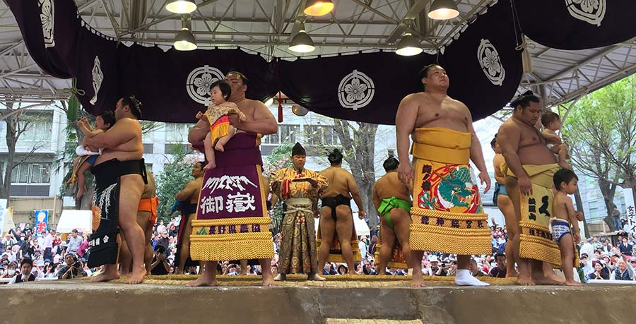 無料で見られる春の花相撲 靖国神社での奉納大相撲を見てきました あるがままケセラセラ 無料で見られる春の花相撲 靖国神社での奉納大相撲を見てきました あるがままケセラセラ