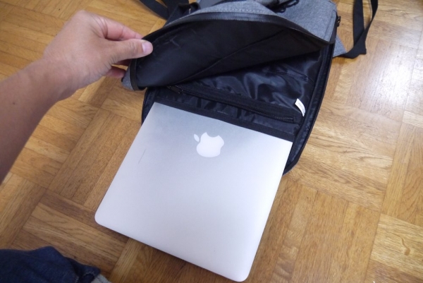 Minz Thin Pack に MacBookを入れる