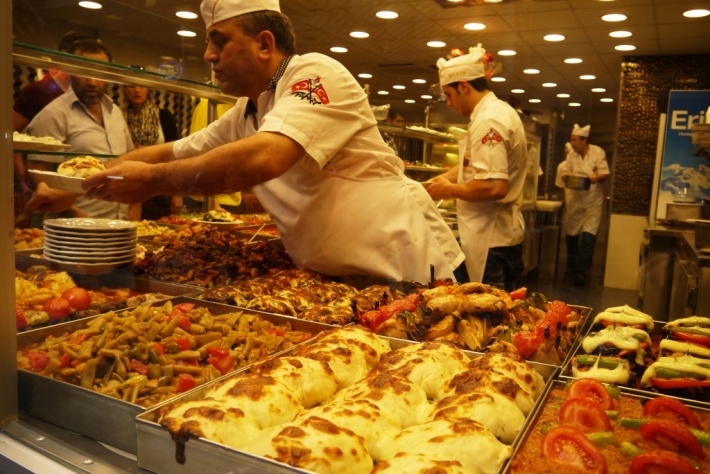 イスタンブール食べ歩き 世界三大料理の一つトルコ料理はおいしいよ あるがままケセラセラ